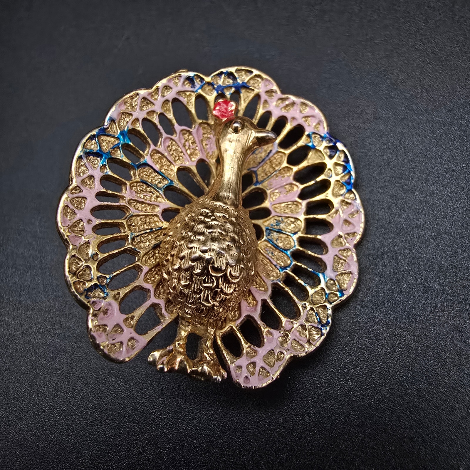 Gerrys Peacock Bird Brooch Gold Tone Pink Blue Enamel Vintage Animal Jewelry 15$